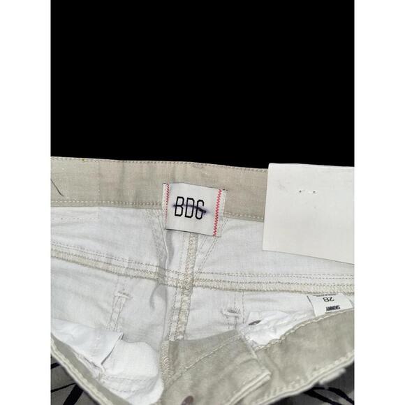 BDG Jeans Womens 28 Beige Low Rise Skinny Angel Floral Graphic Punk Urban NEW - Picture 2 of 3